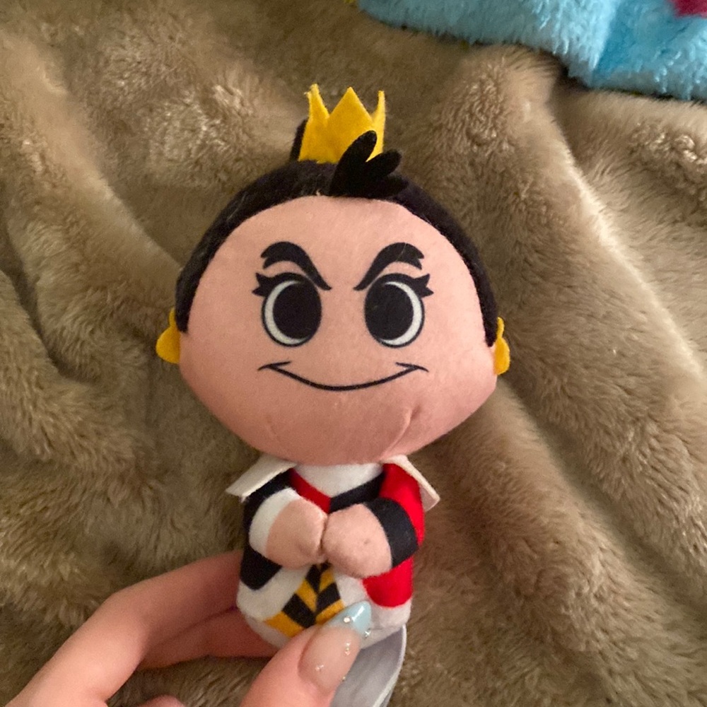Alice in wonderland stuffed animal evil queen
